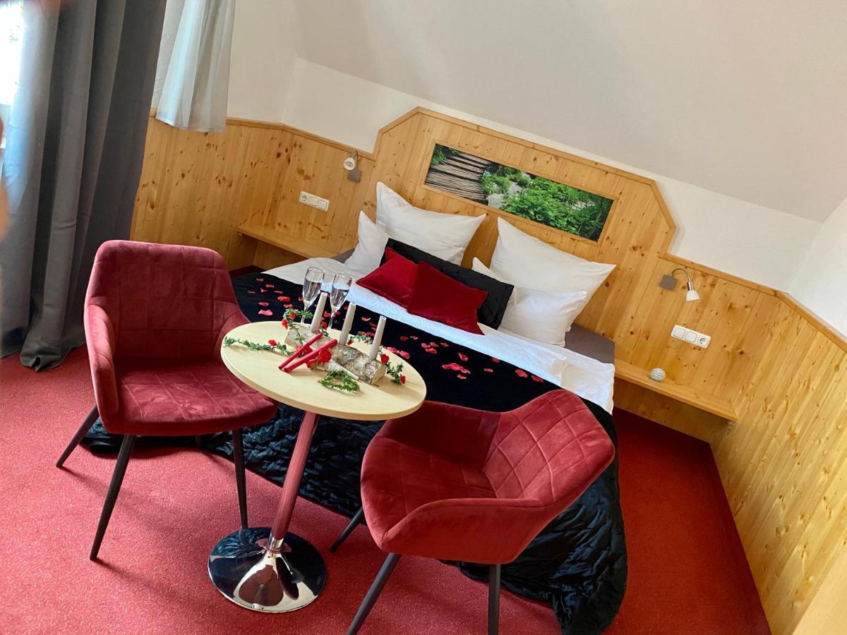 Hotel Wilder Mann Фойхтванґен Екстер'єр фото